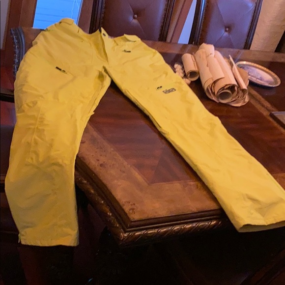 Eira Snowboard Pants - Picture 6 of 6